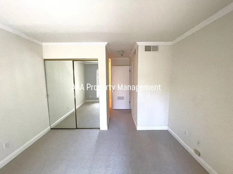 2530 Oak Rd #204 — Photo 12