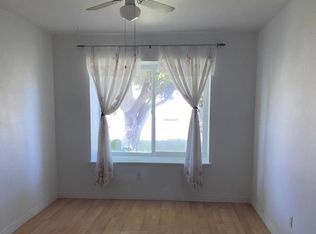 872 N Smoketree Ave, Rialto, CA 92376