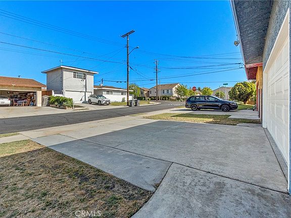 5th image of 22737 Rashdall Ave