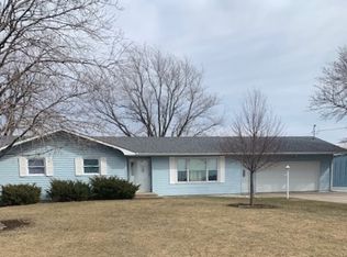 1142 Highway 102, Pella, IA 50219