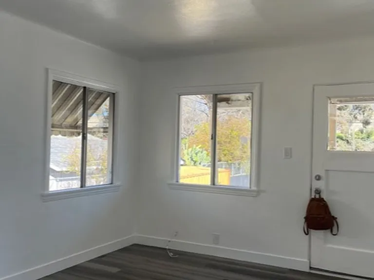 2441-2445 White St — Photo 11