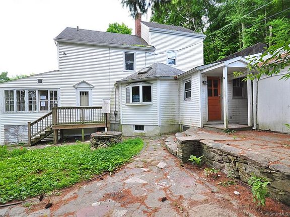 3rd image of 313 Lake Plymouth Blvd