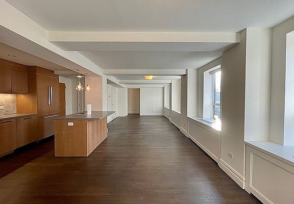 3rd image of 752 W End Ave APT 11B