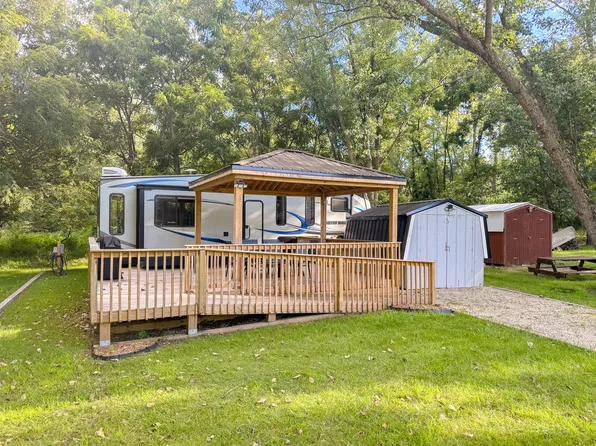 17/83 Woodhaven Dr E, Sublette, IL 61367