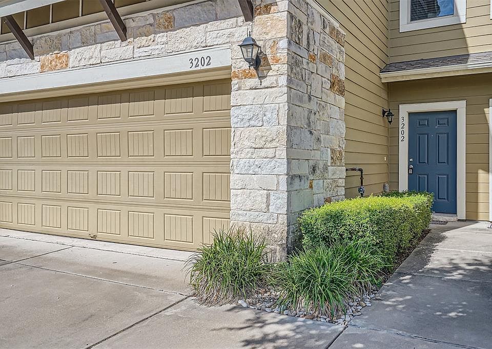1st image of 1620 Bryant Dr Unit 3202