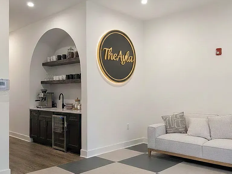 581 Middlesex Ave #3 — Photo 3