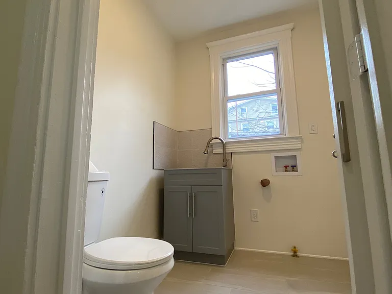 129 Beech St — Photo 20