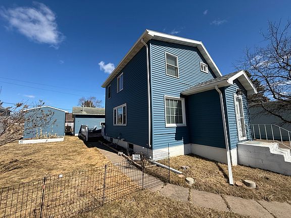 5th image of 408 Dakota Ave W