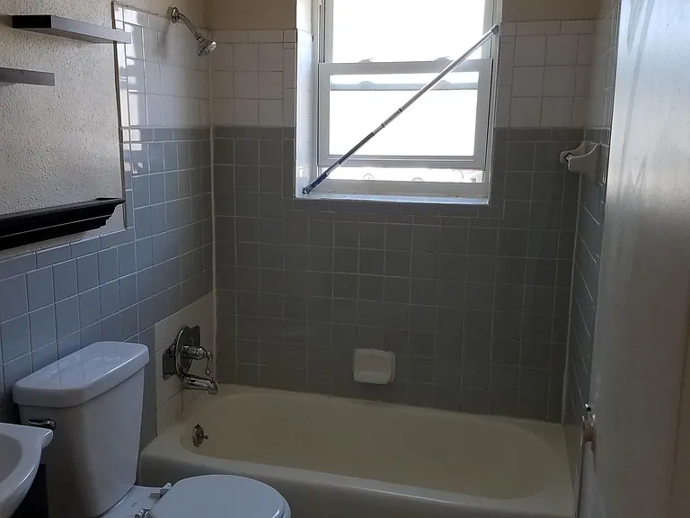 Maplewood Square Apartments — Photo 41