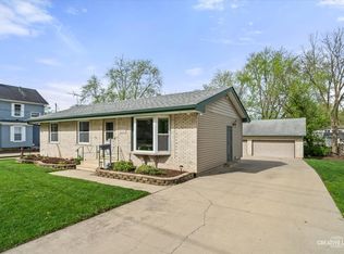 1117 Douglas Ave, Aurora, IL 60505