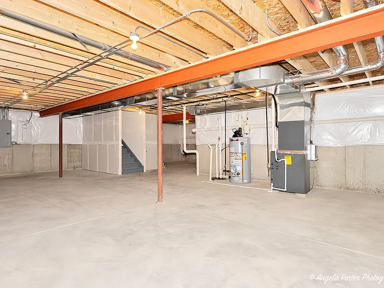 Basement Haven: Spacious Retreat