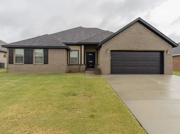 952 Petit Jean St, Prairie Grove, AR 72753