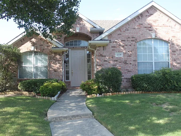 1556 Bastrop Dr — Photo 11