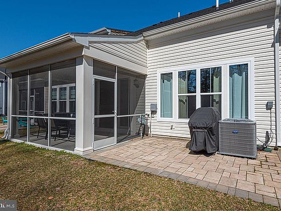 4th image of 32435 Norman Ln