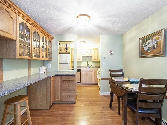 2nd image of 365 Washington St APT 5