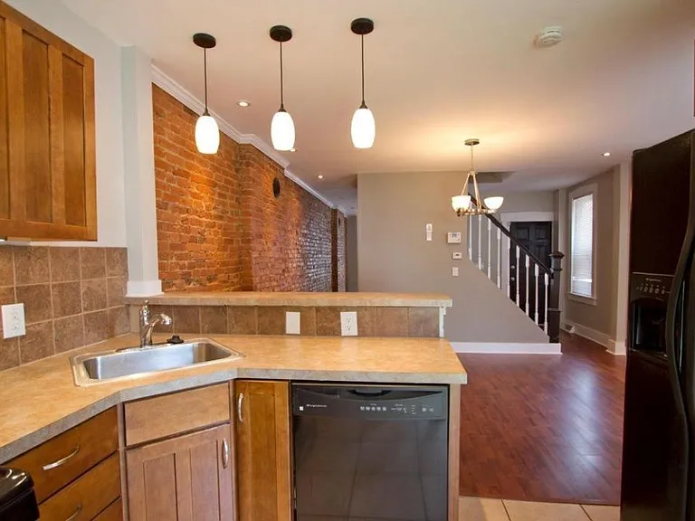 412 W Frederick St — Photo 7