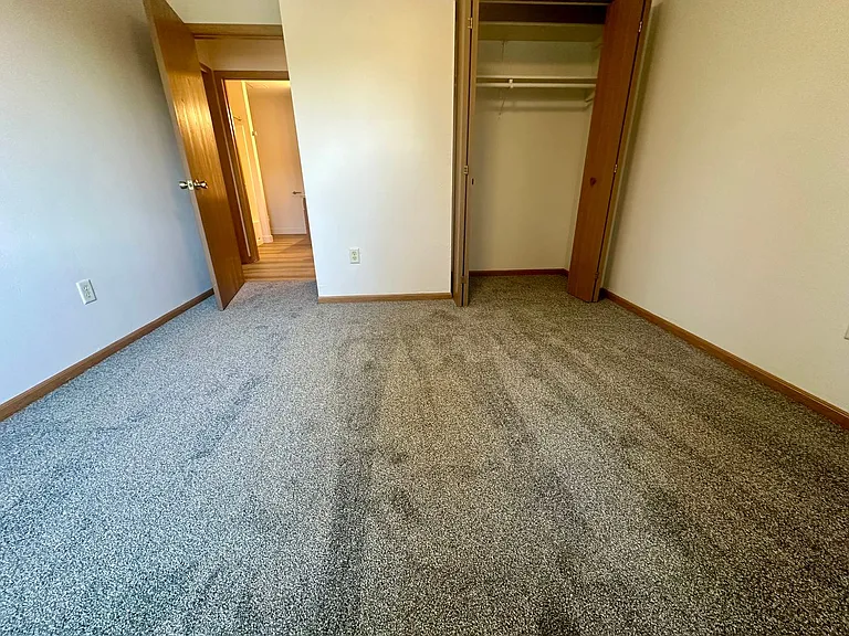 113 S Platten St — Photo 18