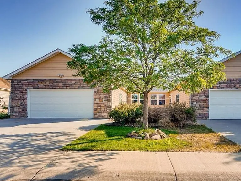 2503 Carriage Dr — Photo 1