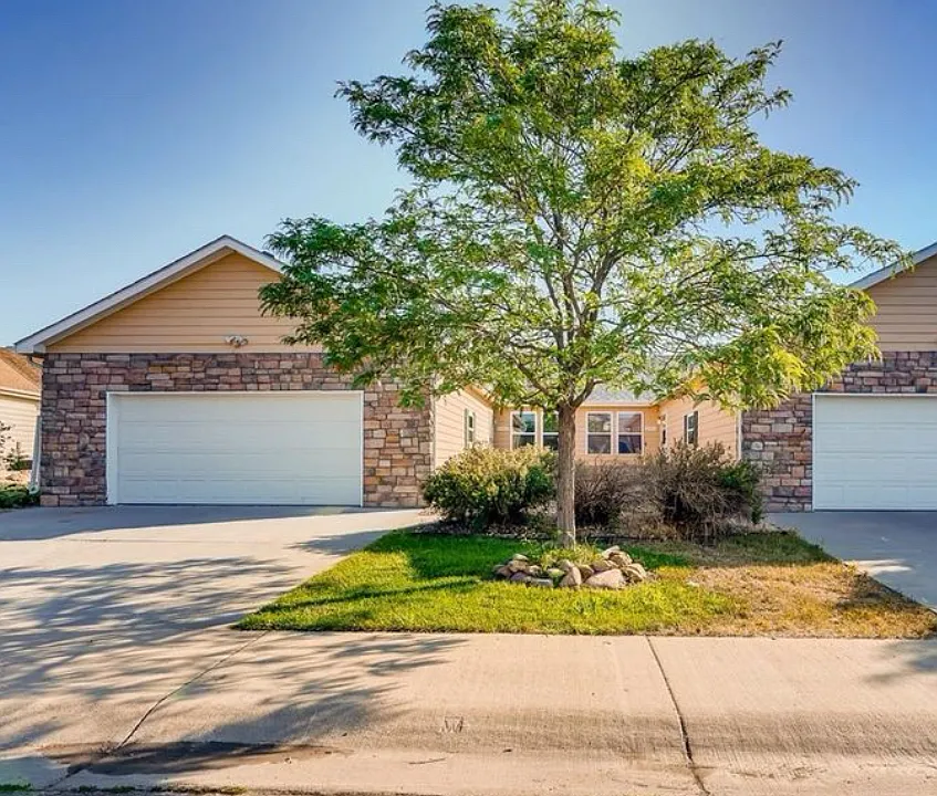 2503 Carriage Dr