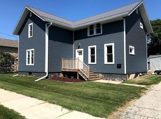 1029 S 15th St, Manitowoc, WI 54220