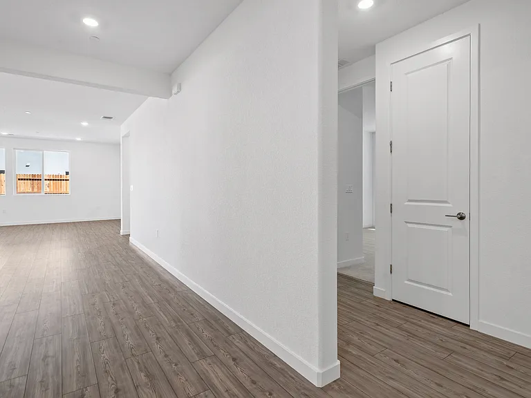 entry to Bed2