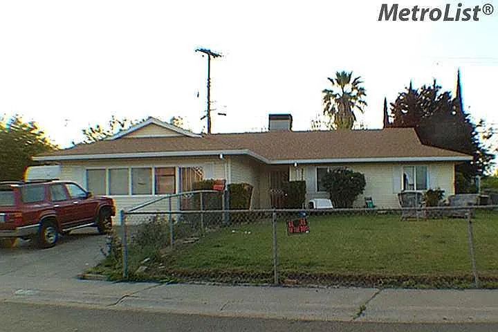 3713 Plymouth Dr photo 1