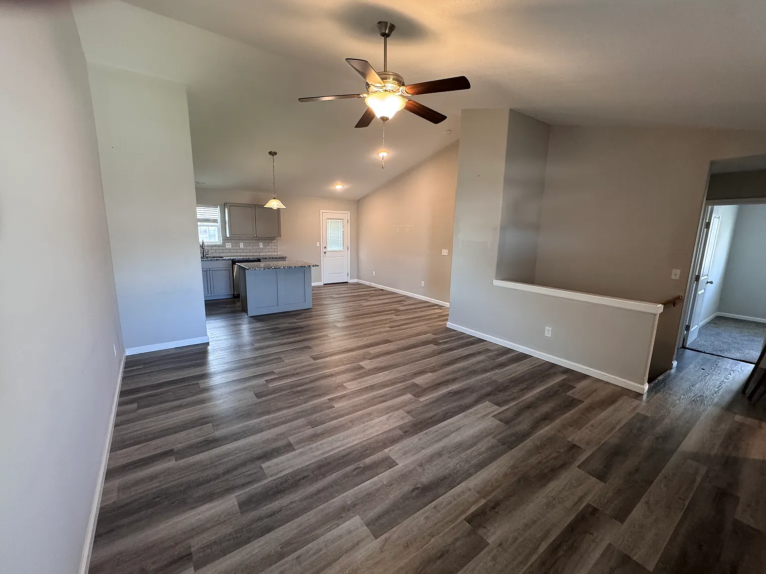 10715 E Kinkaid Ave — Photo 2