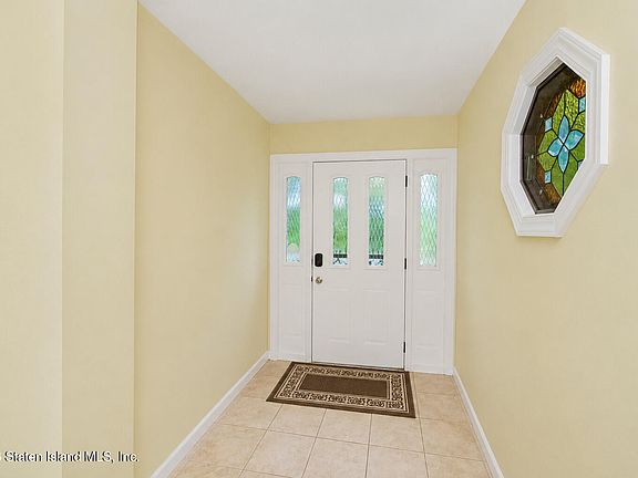 3rd image of 35 Nome Ave