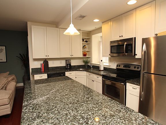 3rd image of 6 S Strawberry St APT 4