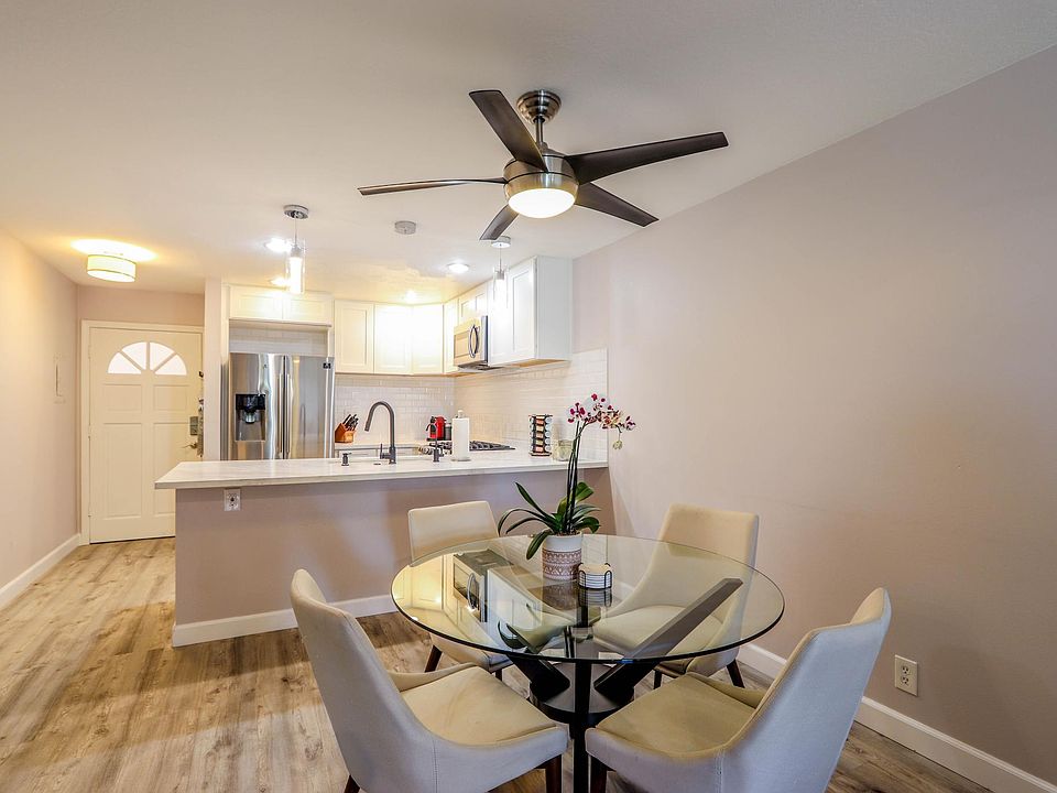 Wonderfully decorated brand new remodeled kitchen with new appliances