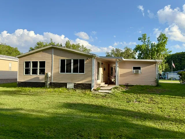 707 Robin Ln — Photo 15