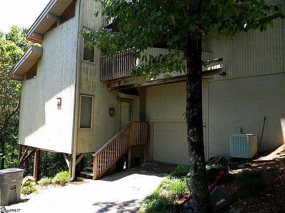 5th image of 16 Altamont Forest Dr