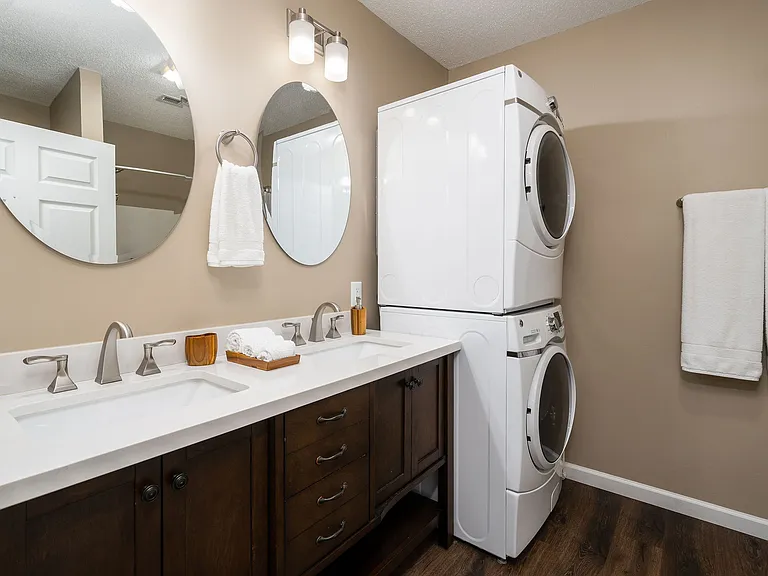 112 Kings Mountain Ct — Photo 40