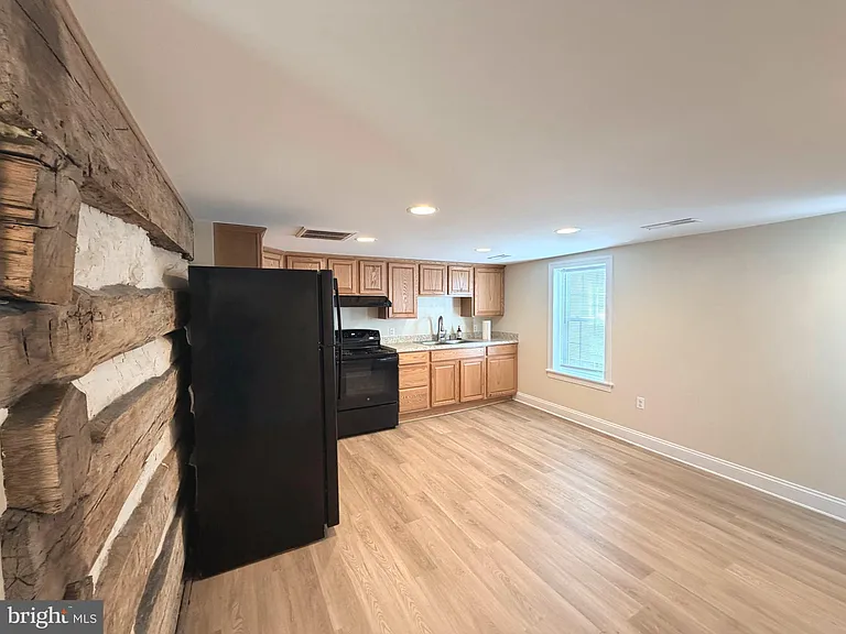 114 N Main St #B — Photo 9