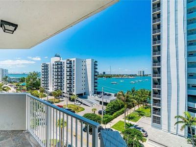 7933 West Dr APT 715, North Bay Village, FL, 33141