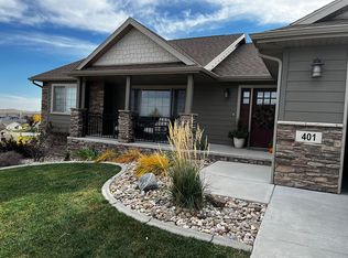 401 Enchanted Pines Dr, Rapid City, SD 57701