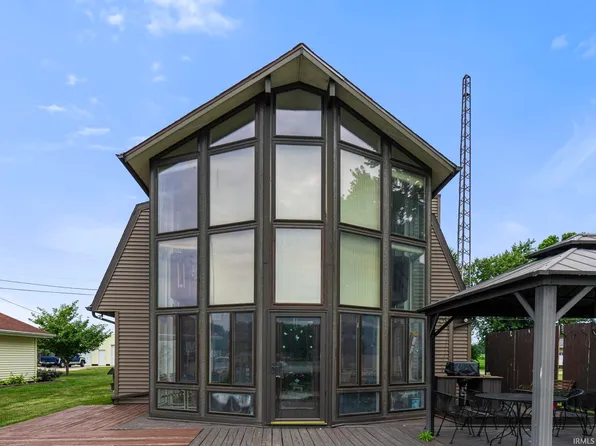 33 E Ireland Dr, North Manchester, IN 46962