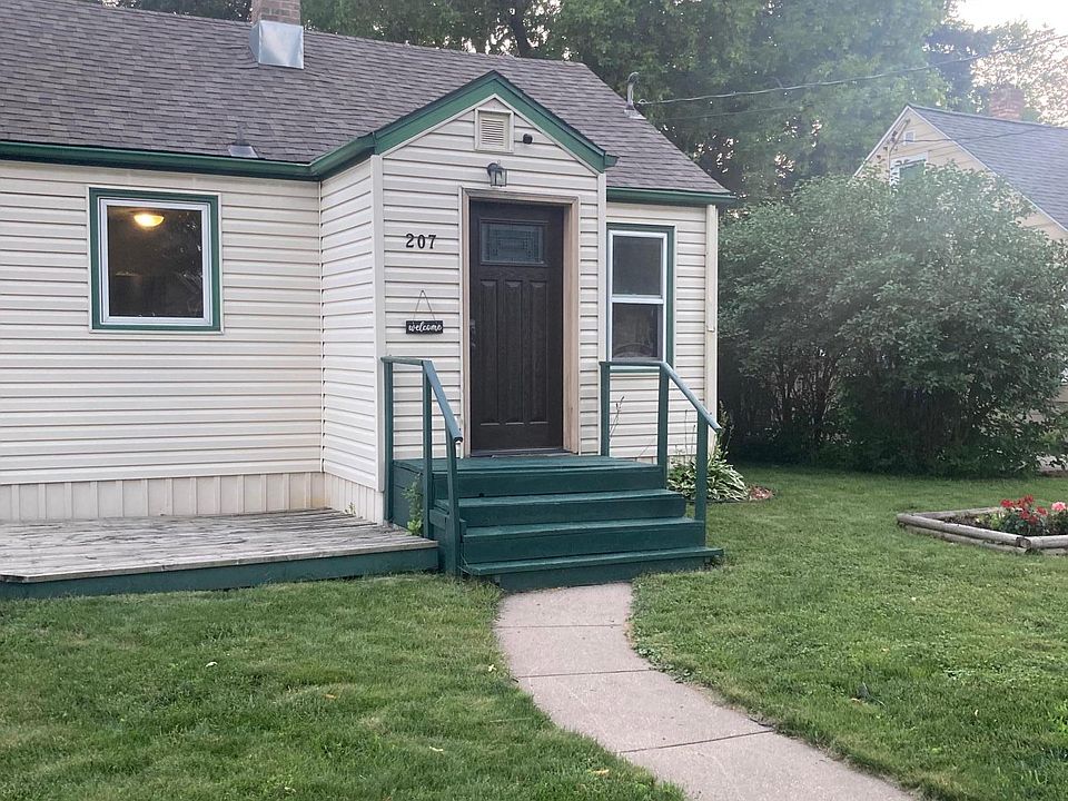 1st image of 207 14th St S