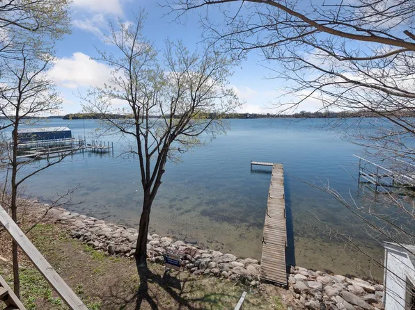 4877 Island View Dr, Mound, MN 55364