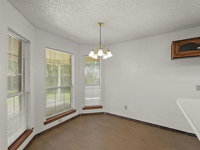 1423 Holveck Dr — Photo 11