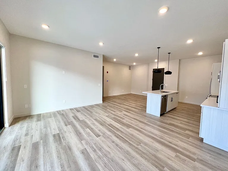 3022 Fieldhouse Cir #207 — Photo 10