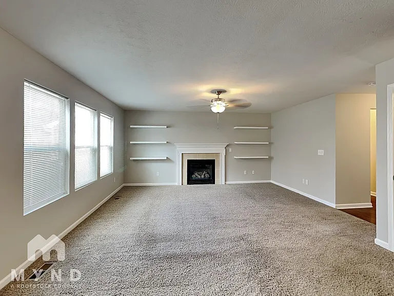 335 Cloverhill Dr — Photo 4
