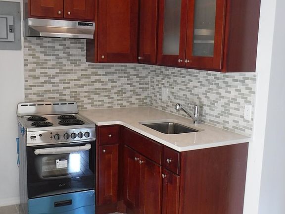 2nd image of 31-23 Crescent St #34D