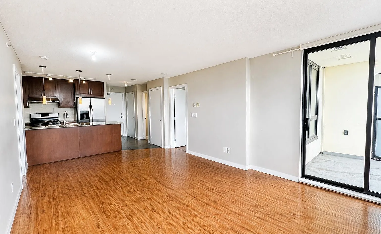 2 bed, 886 sqft, $2,600 — Photo 3