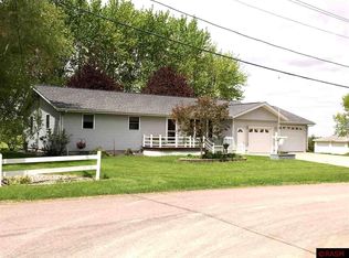 304 1st St, Cleveland, MN 56017