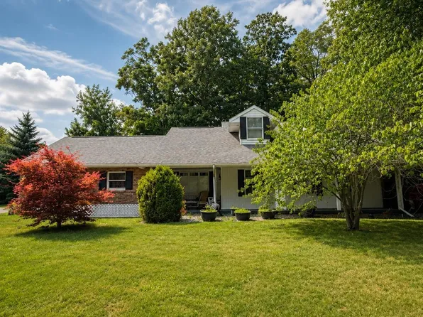 4936 Arboretum Dr, Saginaw, MI 48638