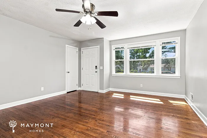 4 bed, 2.0 bath, 1570 sqft, $1,995 — Photo 3