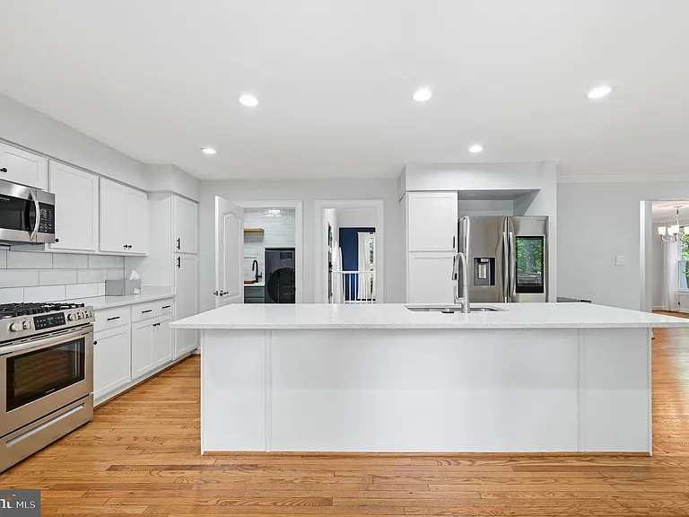 5610 Cavalier Woods Ln — Photo 13
