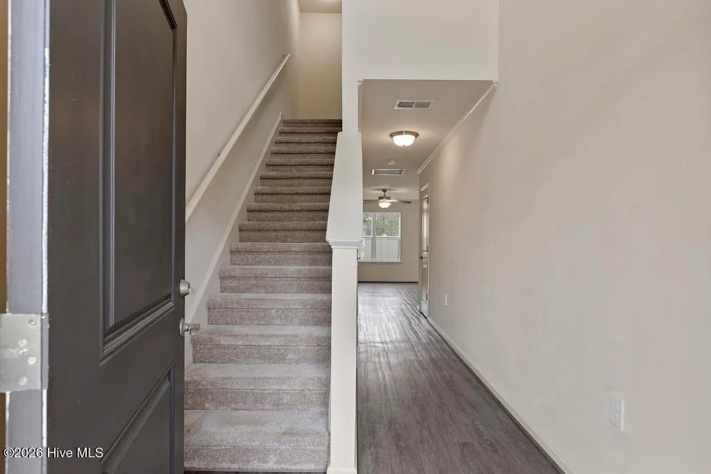 2 bed, 2.5 bath, 1236 sqft, $1,500 — Photo 3