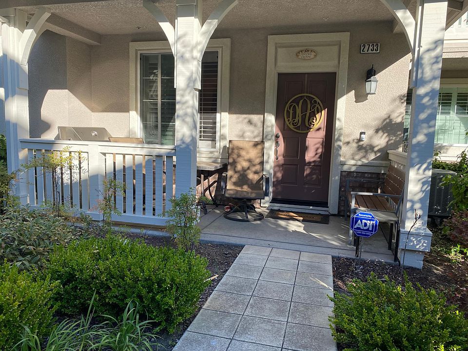 Private front porch